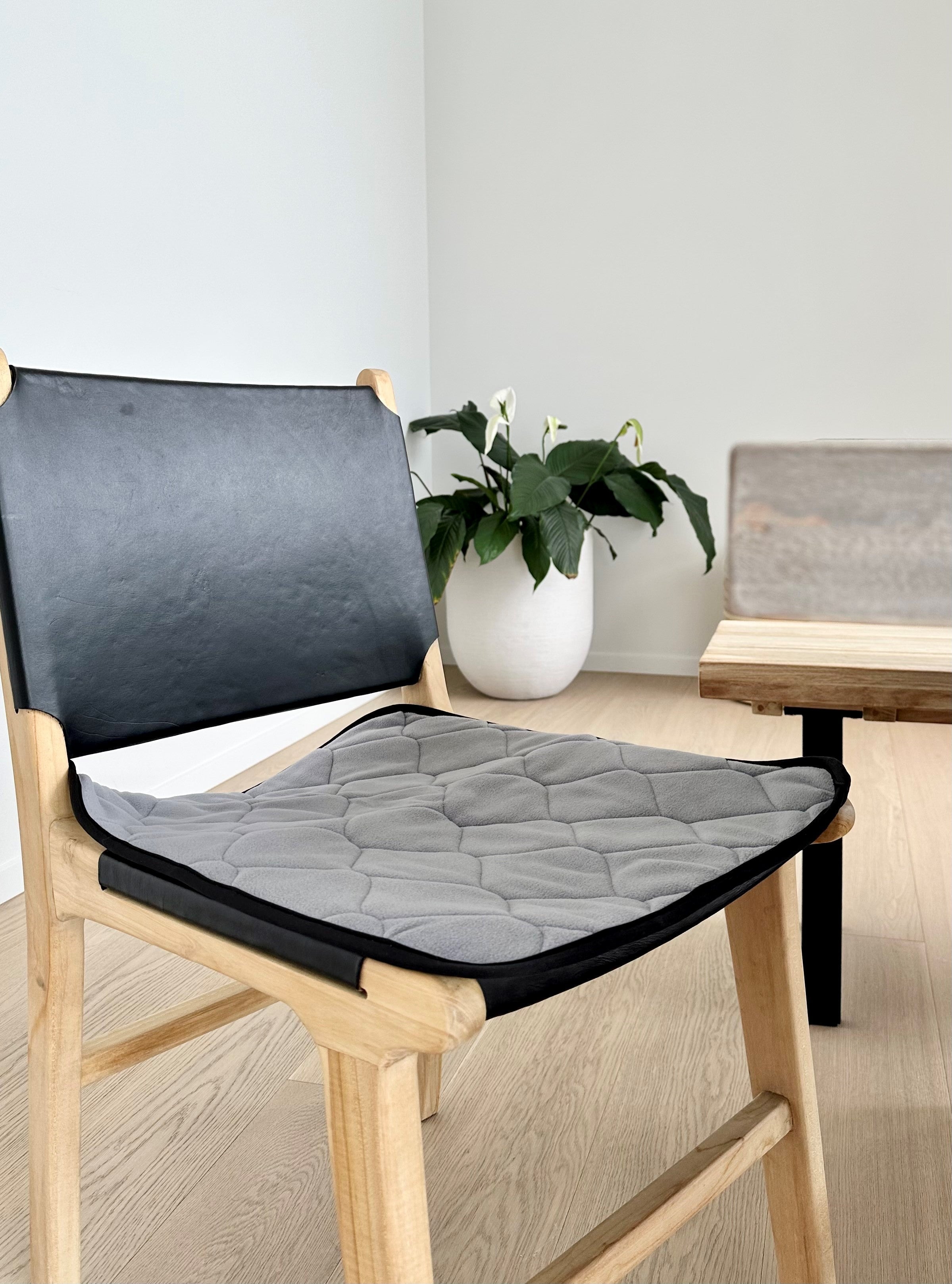 Chair Pad ( Waterproof) Medium ( End Of Line Stock )