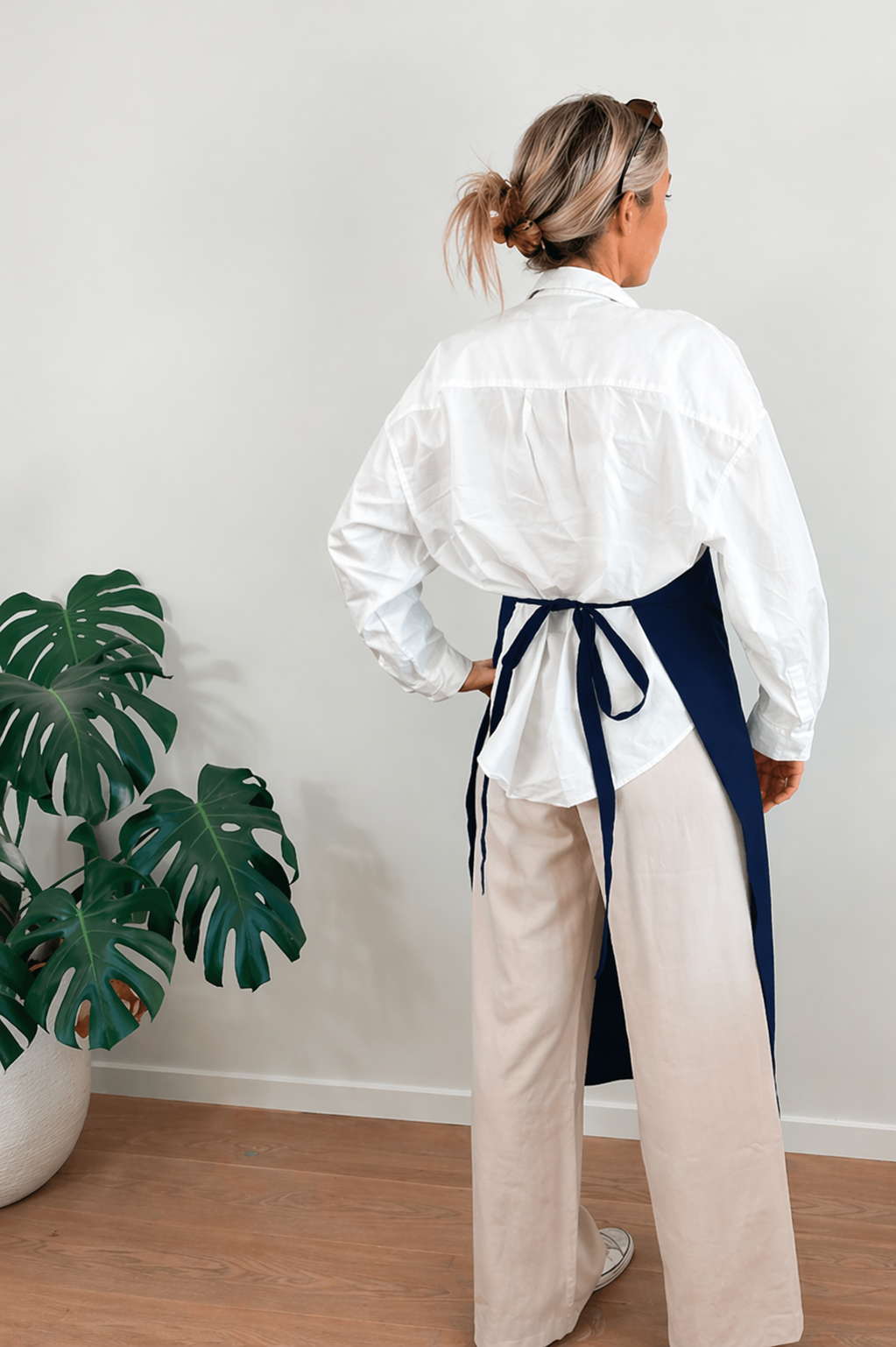 Ultimate MediPlus Long Apron – Premium Reusable Apron for Healthcare, Hospitality, and Food Processing