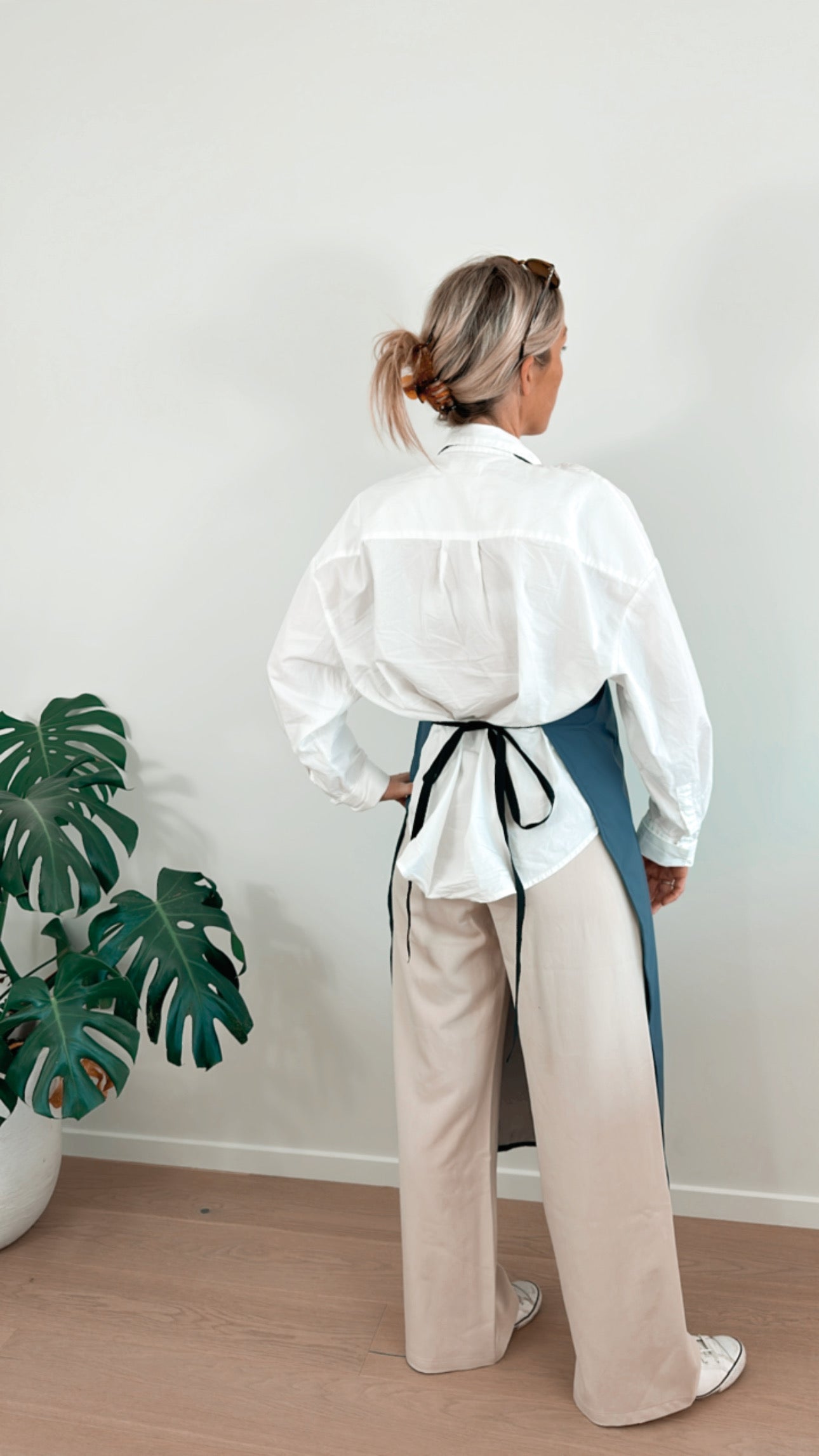 Ultimate MediPlus Long Apron – Premium Reusable Apron for Healthcare, Factory Seconds