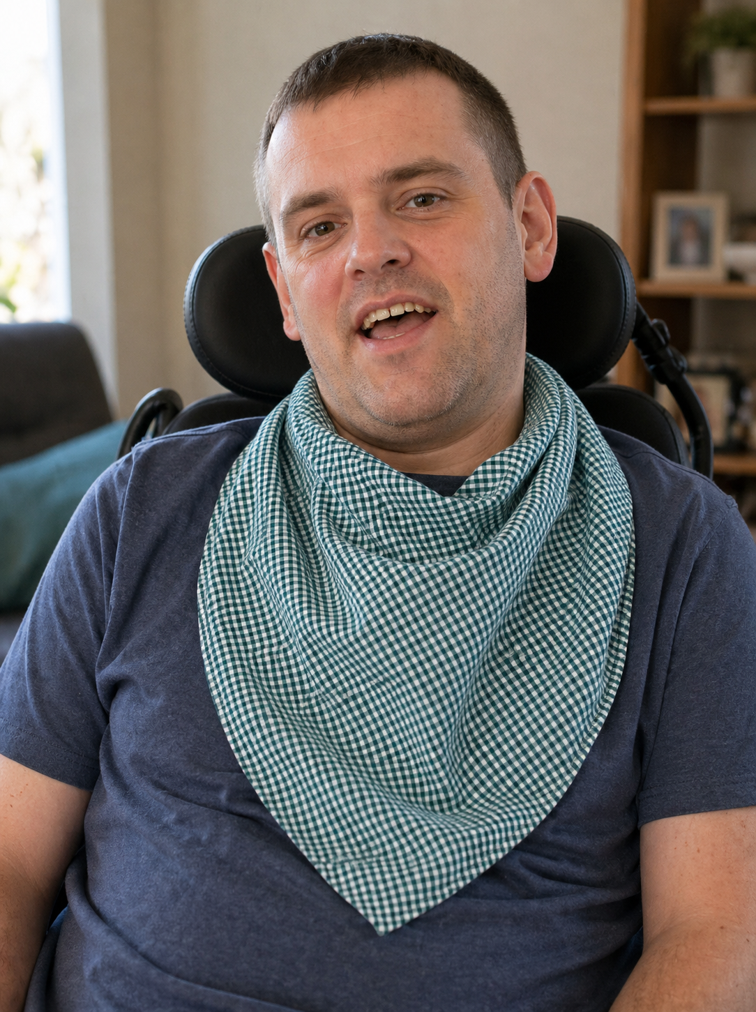 Scarf bib - medium